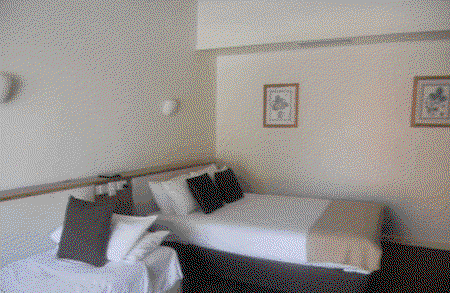 Burkes Hotel Motel - Accommodation Melbourne 0