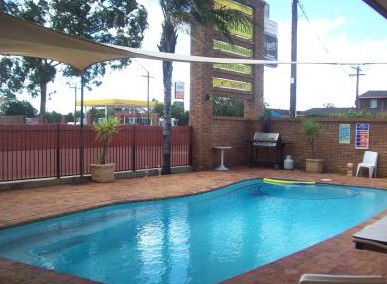Cobar NSW Accommodation Melbourne