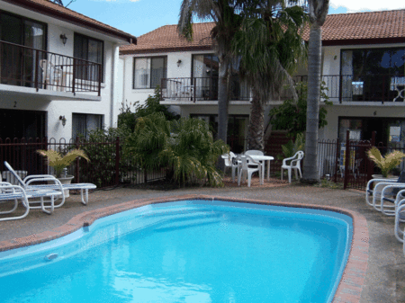 Peninsular Apartments - Accommodation Melbourne