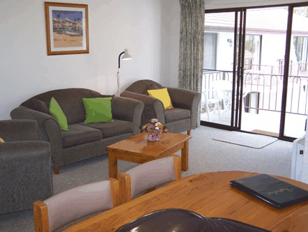 Peninsular Apartments - Accommodation Melbourne 2