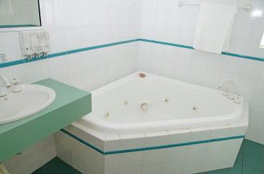 Sapphire Waters Motor Inn - Accommodation Melbourne 3