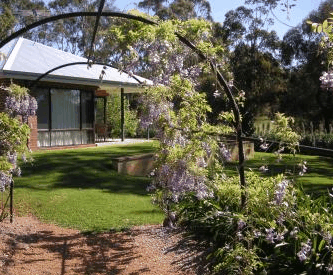 Catton Hall Country Homestead - Accommodation Melbourne