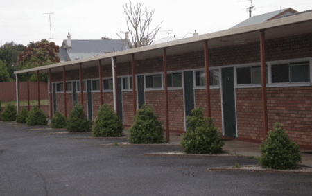 Le Cavalier Court Motel - Melbourne 4u 2