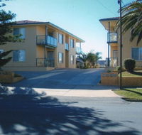 AA Madalena Court Holiday Apartments - Accommodation Melbourne