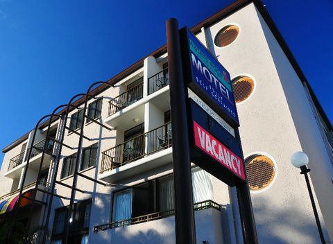 Waters Edge The Strand - Townsville - Accommodation Melbourne 4