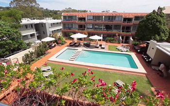 Hotel Laguna - Accommodation Melbourne 0