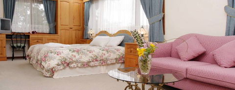 Chalet Swisse Spa Retreat - Accommodation Melbourne 5