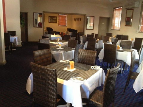 Bluestone Motor Inn - Accommodation Melbourne 3