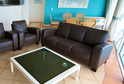 Surfers Mayfair - Accommodation Melbourne 1