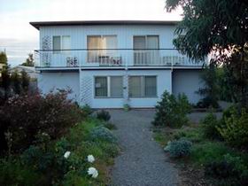Salty Grape Beach House - Melbourne 4u 0