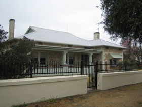 Naracoorte Cottages - MacDonnell House - Accommodation Melbourne 0