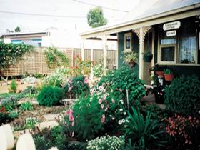 Schoolhouse Cottage - Accommodation Melbourne 0