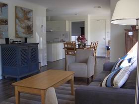Saltaire Yellow - Accommodation Melbourne 0