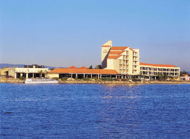 West Lakes SA Accommodation Melbourne