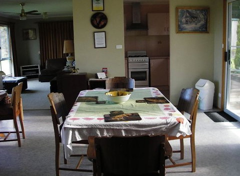 The Folly Holiday Home - Accommodation Melbourne 4