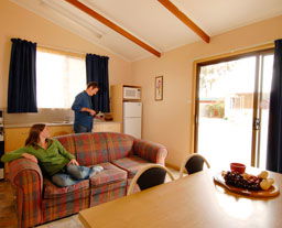 Victor Harbor Holiday And Cabin Park - Melbourne 4u 1