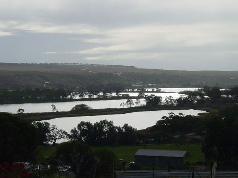 Riverview Rise Retreats - Melbourne 4u 2