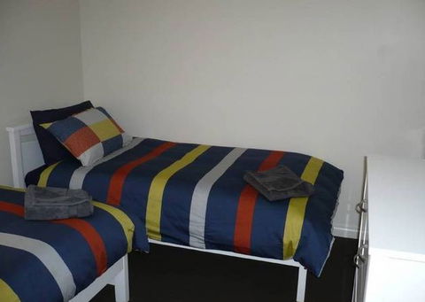 Moana Beach Holiday Apartments - Melbourne 4u 1