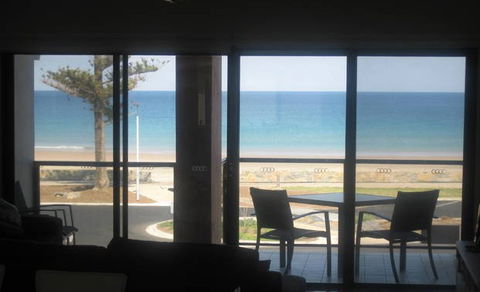 Moana Beach Holiday Apartments - Melbourne 4u 5