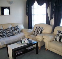 Beachside Apartment - Hove - Accommodation Melbourne