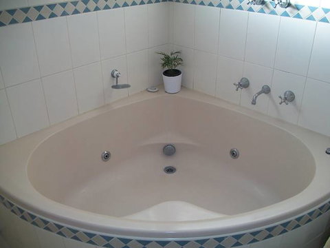 Beachside Apartment - Hove - Accommodation Melbourne 2