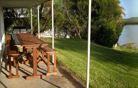 Riverfront Holiday House - Accommodation Melbourne 10