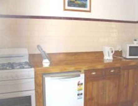 The Birches - Accommodation Melbourne 3