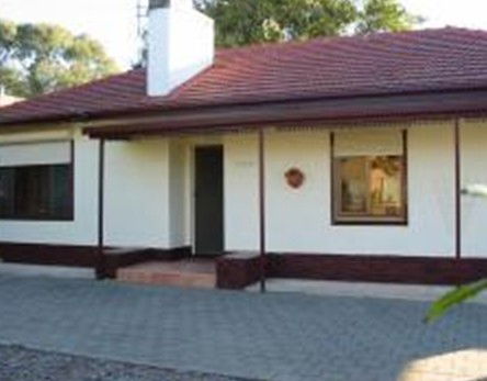 The Birches - Accommodation Melbourne 7