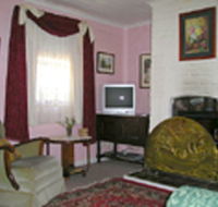 Hollyhock Cottage - Accommodation Melbourne
