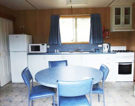 Hobart Bush Cabins - Melbourne 4u 4