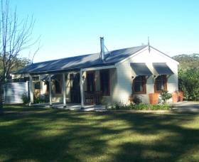 Hillcrest Cottage - Accommodation Melbourne 0