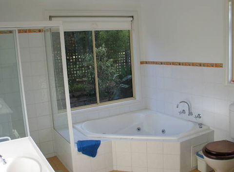 The Lodge - Far Meadow - Accommodation Melbourne 2