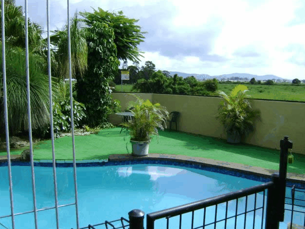 Poinciana Motel - Accommodation Melbourne 1