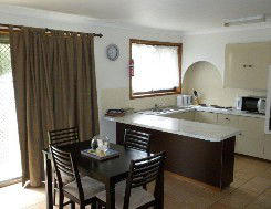 Aunty Mels Dog Friendly Holiday Cottage - Melbourne 4u 1