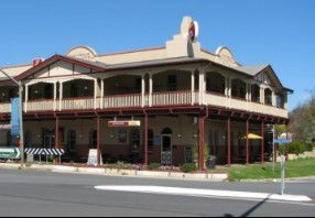 The Royal Hotel Adelong - Melbourne 4u 0