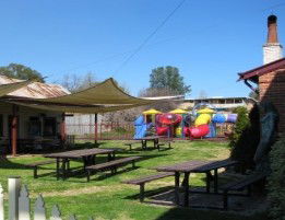 The Royal Hotel Adelong - Melbourne 4u 1