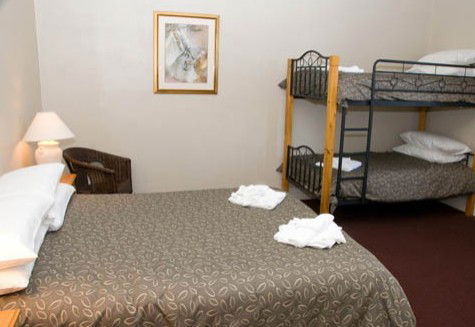 Alpine Hotel - Accommodation Melbourne 2
