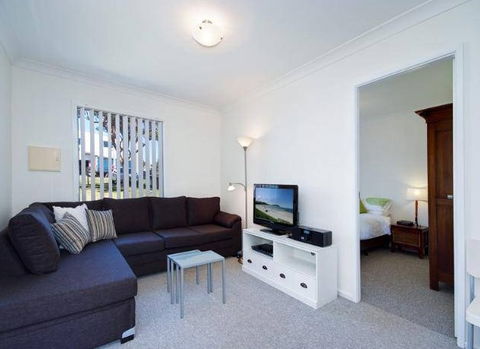 Beach House Fingal Bay - Accommodation Melbourne 1