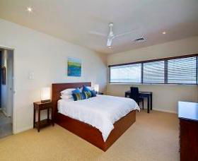 Crows Nest - Nelson Bay - Melbourne 4u 1