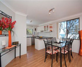 Magnus Street Treetops - Accommodation Melbourne 0