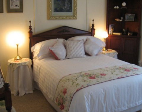 Bluebell Cottage - Melbourne 4u 1