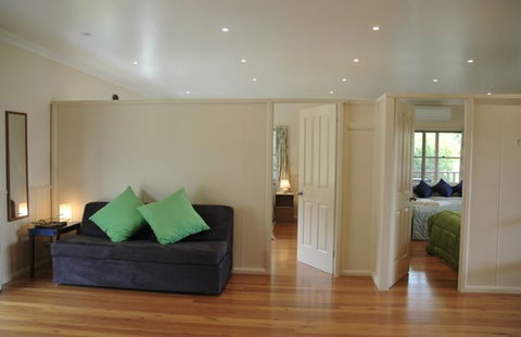 Carrs Hunter Valley Macadamia Farm Guest House - Melbourne 4u 4