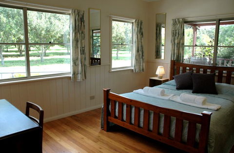 Carrs Hunter Valley Macadamia Farm Guest House - Melbourne 4u 5