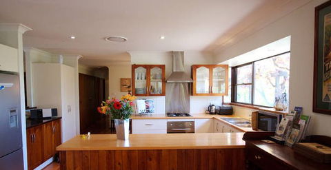 Cicada Country House - Accommodation Melbourne 0