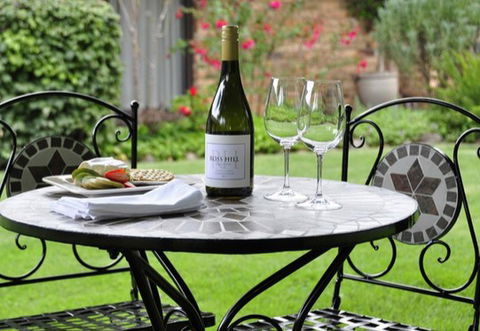 Clifton Gardens Bed And Breakfast - Orange NSW - Melbourne 4u 2