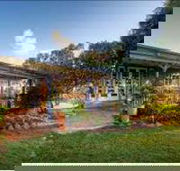 James Farmhouse and Rose Cottage - Accommodation Melbourne