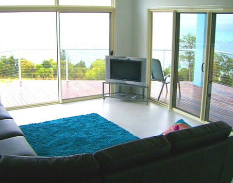 Blue Ocean View Beach House - Accommodation Melbourne 2