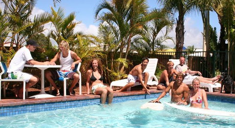 Coolangatta YHA Backpackers Hostel - Accommodation Melbourne 1