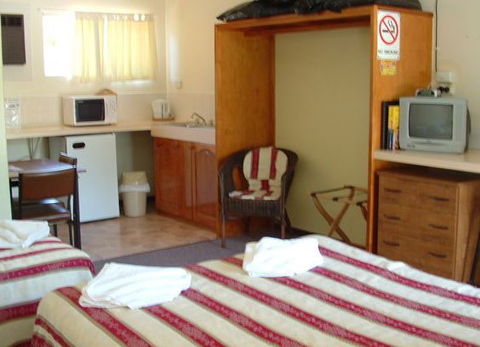 Affordable Gold City Motel - Accommodation Melbourne 2