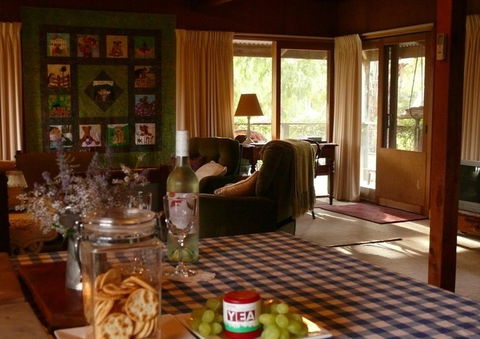 The Burrow At Wombat Bend Bed And Breakfast - Accommodation Melbourne 2